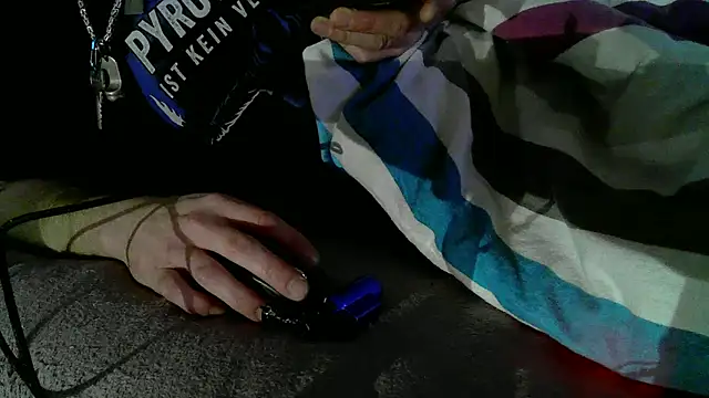 Snapshot of 0815lukas2024 chatting on November 1, 2025, 6:04 am 0815lukas2024 online show from November 1, 2025, 6:04 am