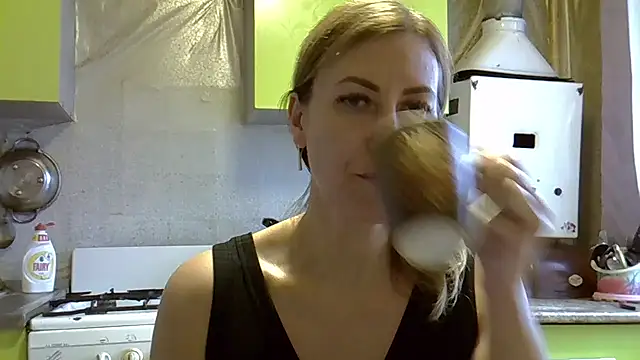 Snapshot of AshleyXHoney chatting on December 12, 2024, 9:19 am AshleyXHoney online show from December 12, 2024, 9:19 am