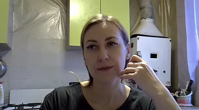 Snapshot of AshleyXHoney chatting on December 13, 2024, 12:39 pm AshleyXHoney online show from December 13, 2024, 12:39 pm