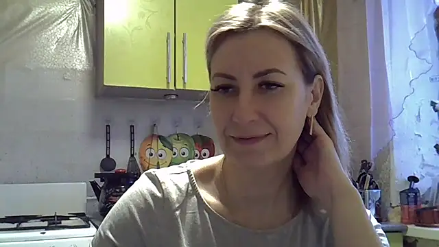 Snapshot of AshleyXHoney chatting on January 17, 2025, 6:04 am AshleyXHoney online show from January 17, 2025, 6:04 am