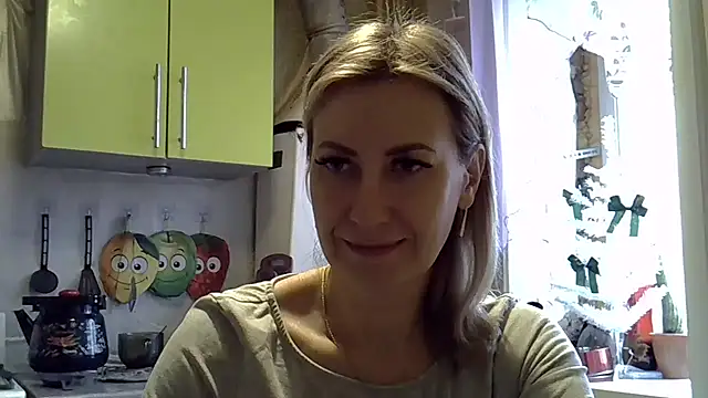 Snapshot of AshleyXHoney chatting on January 17, 2025, 9:06 am AshleyXHoney online show from January 17, 2025, 9:06 am