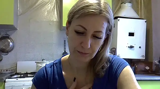 Snapshot of AshleyXHoney chatting on January 29, 2025, 11:20 am AshleyXHoney online show from January 29, 2025, 11:20 am