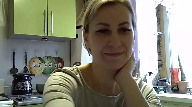 Snapshot of AshleyXHoney chatting on February 3, 2025, 7:29 am AshleyXHoney online show from February 3, 2025, 7:29 am