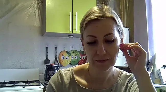 Snapshot of AshleyXHoney chatting on February 3, 2025, 11:09 am AshleyXHoney online show from February 3, 2025, 11:09 am