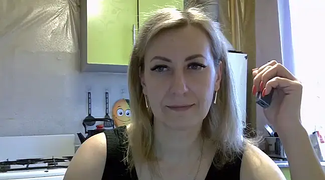 Snapshot of AshleyXHoney chatting on February 6, 2025, 6:51 am AshleyXHoney online show from February 6, 2025, 6:51 am