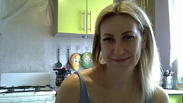 Snapshot of AshleyXHoney chatting on March 5, 2025, 9:27 am AshleyXHoney online show from March 5, 2025, 9:27 am