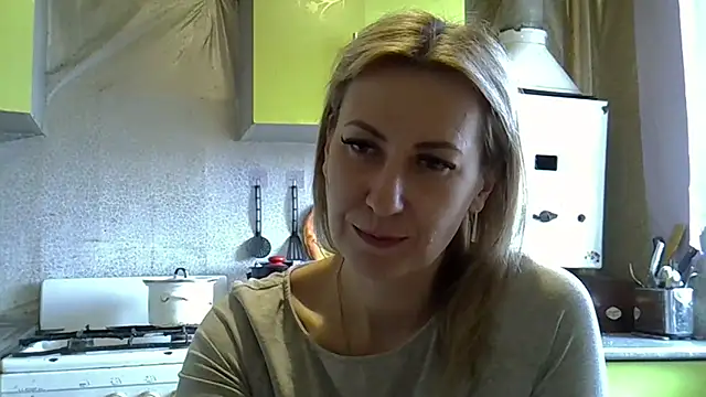 Snapshot of AshleyXHoney chatting on March 21, 2025, 9:45 am AshleyXHoney online show from March 21, 2025, 9:45 am