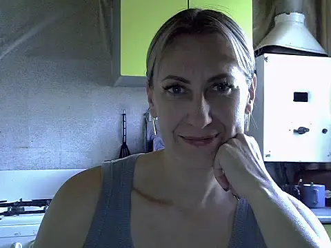 Snapshot of AshleyXHoney chatting on September 22, 2025, 10:39 am AshleyXHoney online show from September 22, 2025, 10:39 am