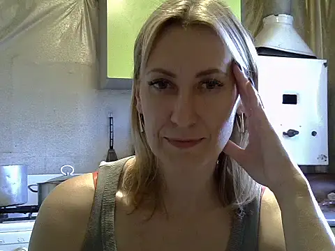 Snapshot of AshleyXHoney chatting on September 23, 2025, 11:46 am AshleyXHoney online show from September 23, 2025, 11:46 am