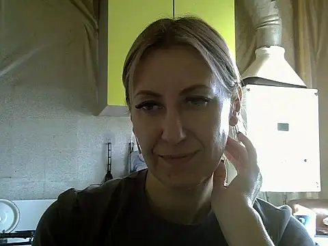 Snapshot of AshleyXHoney chatting on October 1, 2025, 7:58 am AshleyXHoney online show from October 1, 2025, 7:58 am