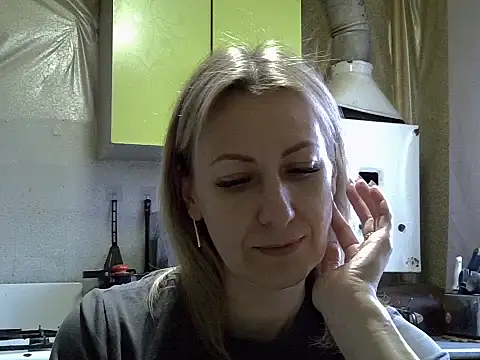 Snapshot of AshleyXHoney chatting on October 21, 2025, 7:20 am AshleyXHoney online show from October 21, 2025, 7:20 am