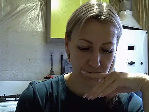 Snapshot of AshleyXHoney chatting on October 22, 2025, 7:08 am AshleyXHoney online show from October 22, 2025, 7:08 am