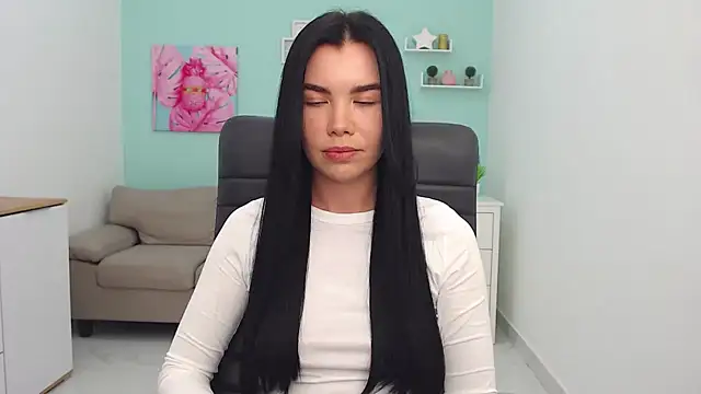 MadisonGomes online show from December 16, 2024, 12:27 pm