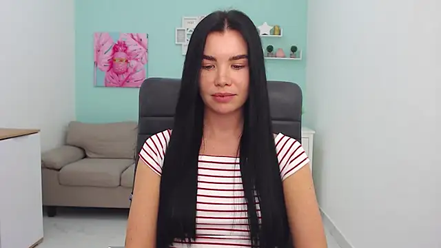 MadisonGomes online show from December 17, 2024, 10:23 am