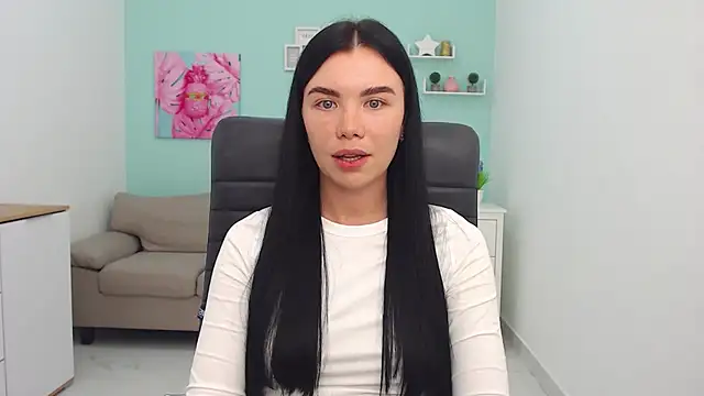 MadisonGomes online show from December 19, 2024, 12:56 pm