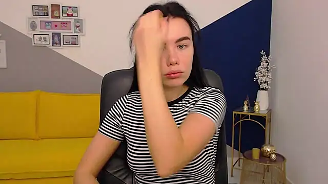 MadisonGomes online show from December 22, 2024, 6:06 am