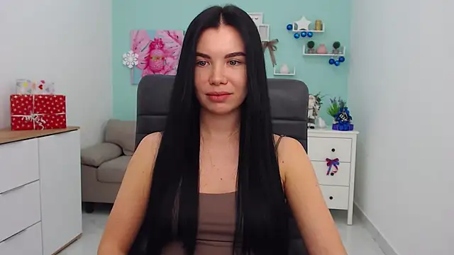 MadisonGomes online show from January 2, 2025, 9:43 am