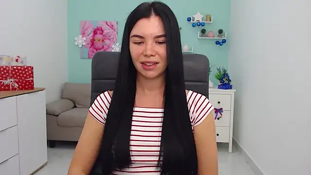 MadisonGomes online show from January 8, 2025, 7:45 am