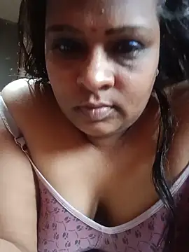 Snapshot of Love_Jenny chatting on May 24, 2026, 5:01 am Love Jenny online show from May 24, 2026, 5:01 am