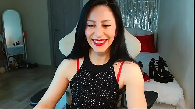 leillaMurrayy online show from February 11, 2025, 4:13 pm