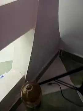 ListedLoin online show from March 6, 2025, 1:03 pm