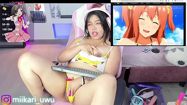 Snapshot of Ahri_Elderwood chatting on January 22, 2025, 9:46 am Ahri Elderwood online show from January 22, 2025, 9:46 am