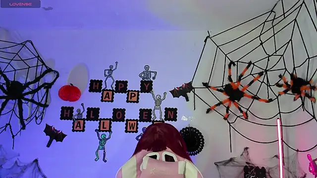 Snapshot of Ahri_Elderwood chatting on October 13, 2025, 4:34 am Ahri Elderwood online show from October 13, 2025, 4:34 am