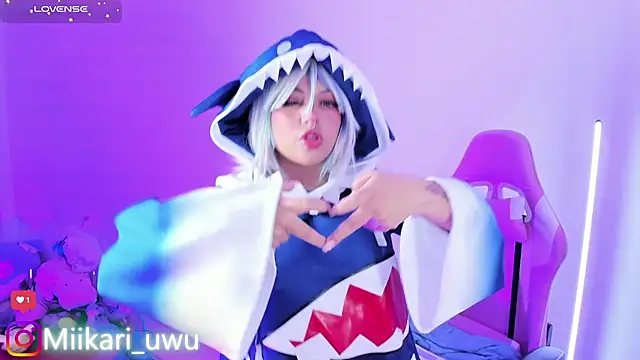 Ahri Elderwood online show from December 23, 2025, 5:05 am