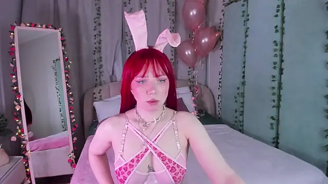 Snapshot of Love_is_Lola chatting on February 14, 2025, 1:13 am Love is Lola online show from February 14, 2025, 1:13 am