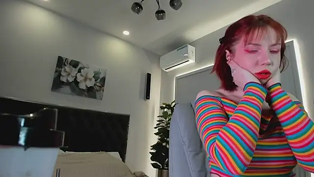 Snapshot of Love_is_Lola chatting on March 14, 2025, 1:48 am Love is Lola online show from March 14, 2025, 1:48 am