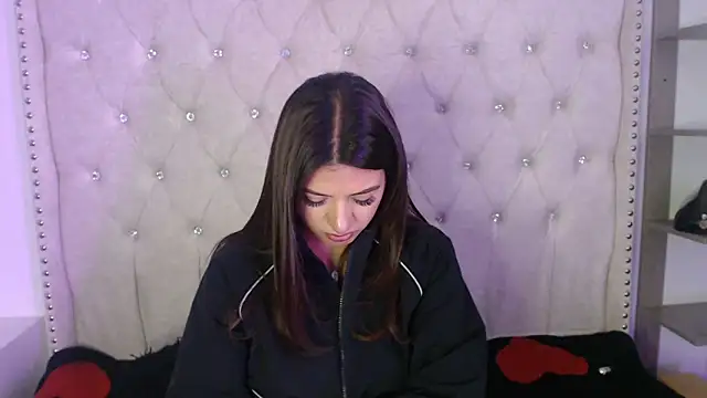 Abril Squirt online show from October 13, 2025, 3:23 pm