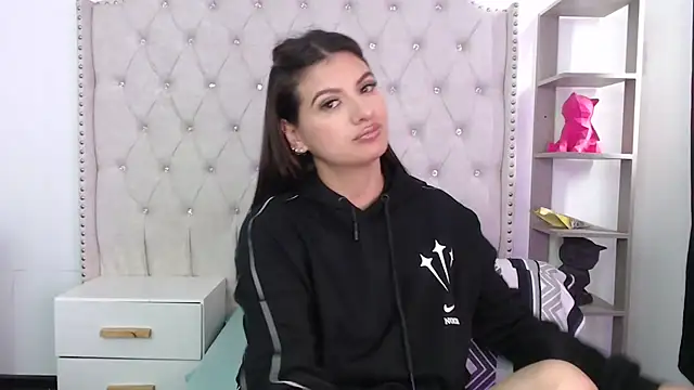 Abril Squirt online show from April 15, 2026, 8:09 pm