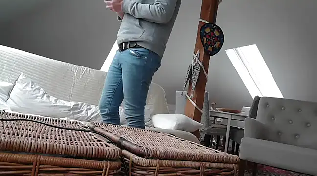 Snapshot of maxmueller321 chatting on March 4, 2025, 12:55 pm maxmueller321 online show from March 4, 2025, 12:55 pm