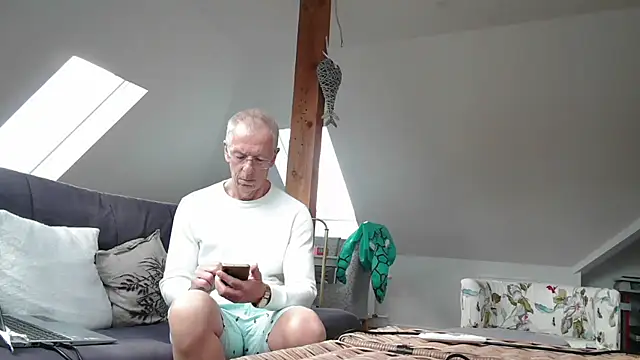 maxmueller321 online show from March 29, 2026, 1:22 pm