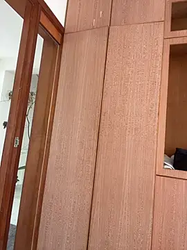 Eliza-E online show from April 18, 2026, 3:32 am