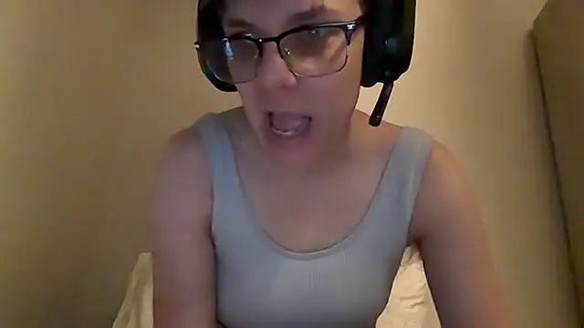 KaliSnow199623 online show from March 17, 2026, 5:22 am