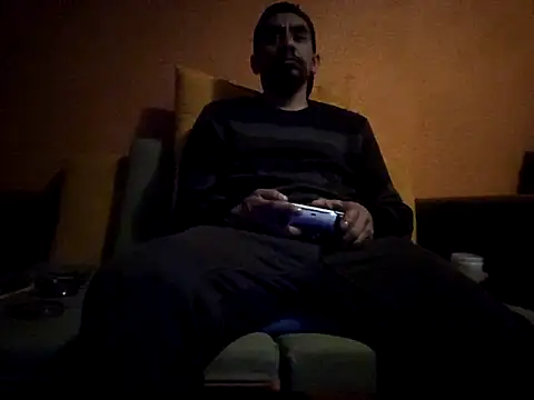 Snapshot of Angel_Coronel chatting on February 15, 2025, 1:10 am Angel Coronel online show from February 15, 2025, 1:10 am