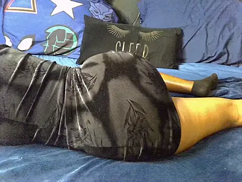 Snapshot of Bed_cinnamon chatting on November 9, 2025, 11:30 am Bed cinnamon online show from November 9, 2025, 11:30 am