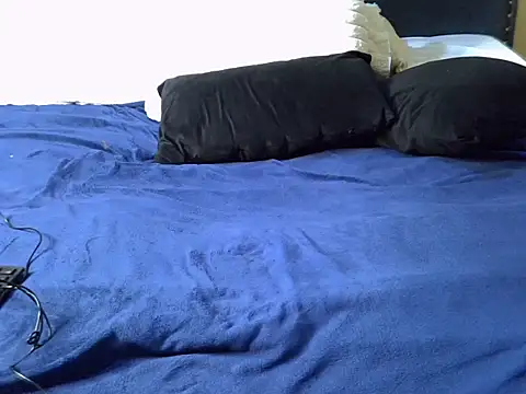 Snapshot of Bed_cinnamon chatting on December 18, 2025, 11:16 am Bed cinnamon online show from December 18, 2025, 11:16 am