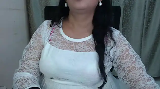 Snapshot of Inviting_Aanya chatting on December 2, 2024, 4:42 pm Inviting Aanya online show from December 2, 2024, 4:42 pm