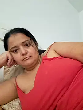 sarahhh1987 online show from November 18, 2025, 6:18 am