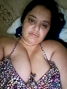 sarahhh1987 online show from December 1, 2025, 11:32 pm