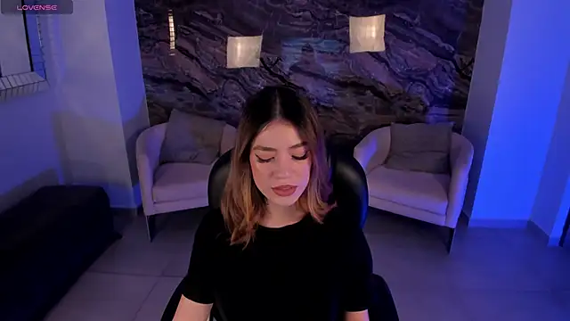 ViolettHansson online show from February 16, 2025, 10:21 pm