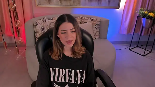 ViolettHansson online show from March 8, 2025, 4:34 am