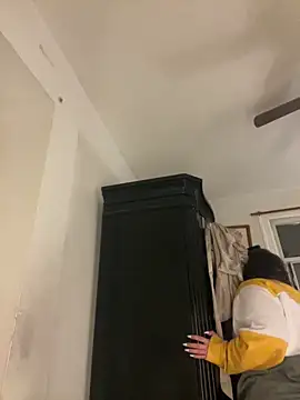 holyeroticss online show from January 16, 2025, 11:48 pm