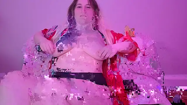 Glitch Witch online show from April 19, 2026, 11:20 am