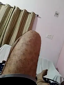 Snapshot of roadtucker123 chatting on February 6, 2025, 5:40 pm roadtucker123 online show from February 6, 2025, 5:40 pm