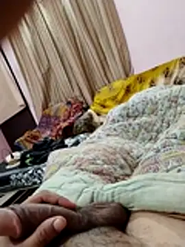 Snapshot of roadtucker123 chatting on December 3, 2025, 6:39 pm roadtucker123 online show from December 3, 2025, 6:39 pm