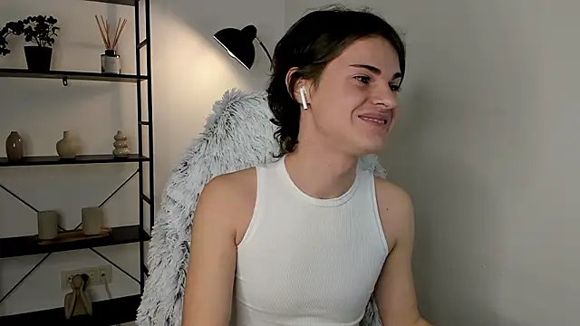 little femb0y online show from February 3, 2026, 8:03 pm