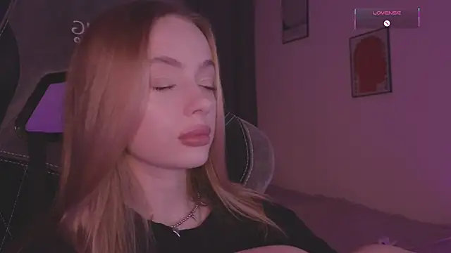 Snapshot of _MayShy_ chatting on September 8, 2025, 7:46 pm MayShy online show from September 8, 2025, 7:46 pm